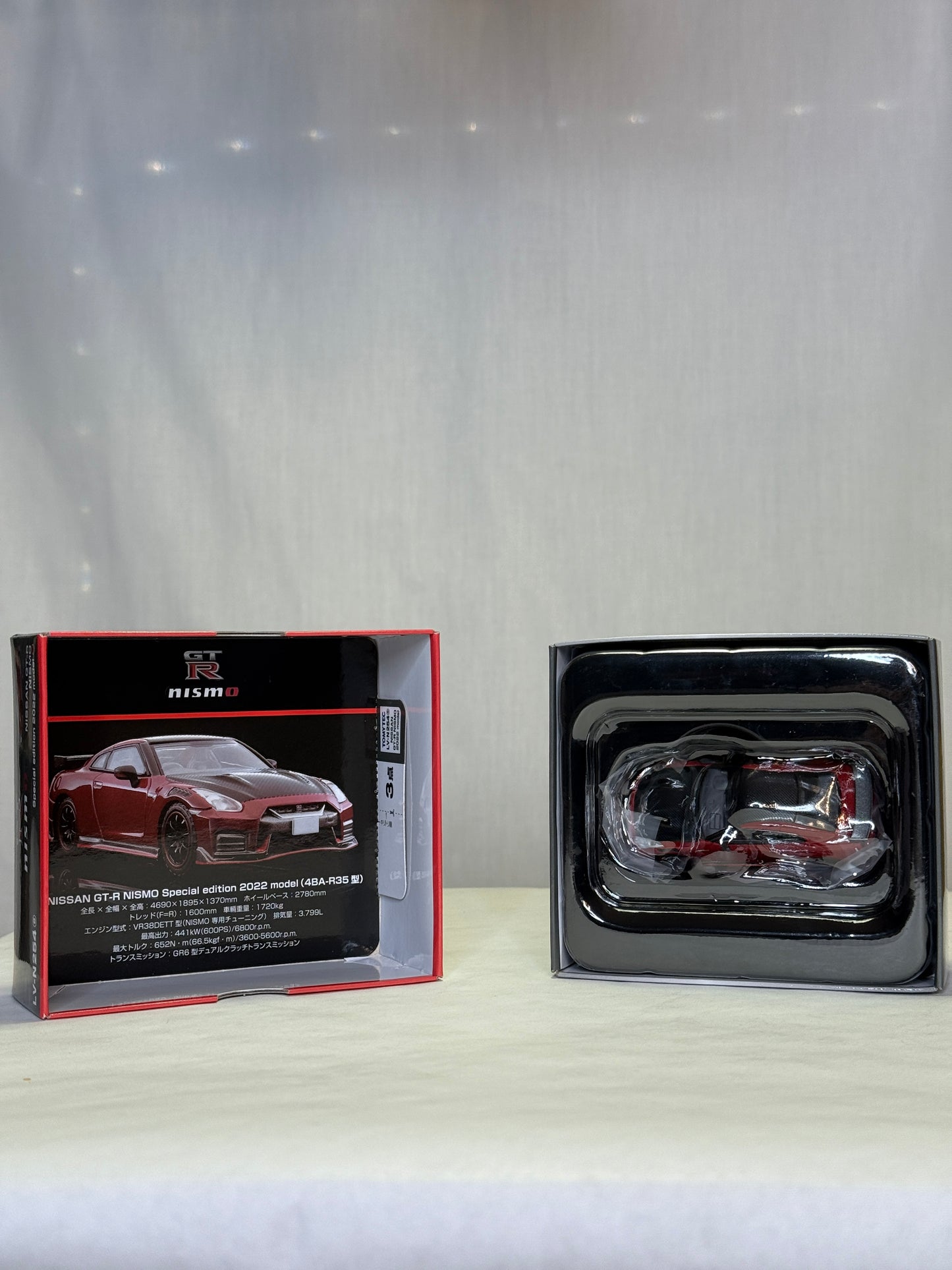 TLV NEO LV-N317d 1/64 NISSAN GT-R NISMO Special ed. 2024 (Red)