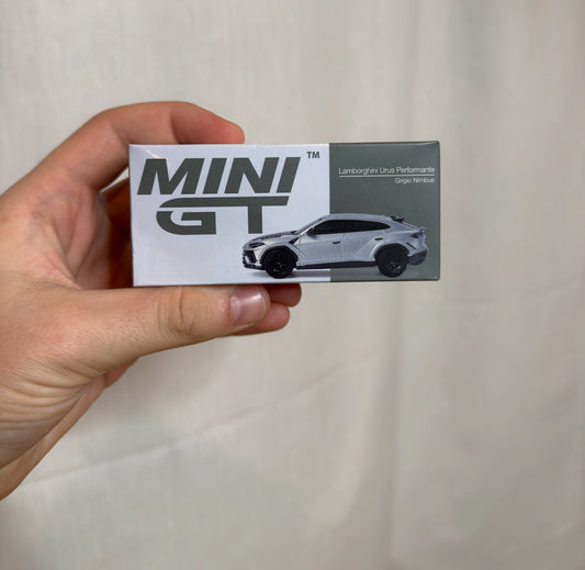MiniGT 1/64 Lamborghini Urus Performante