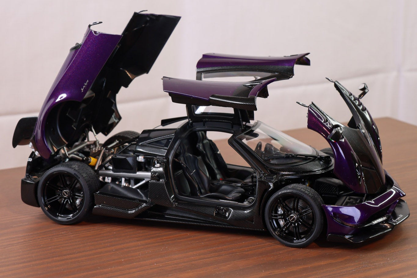 1/18 AutoArt Pagani Huayra BC Designo Viola & Carbon