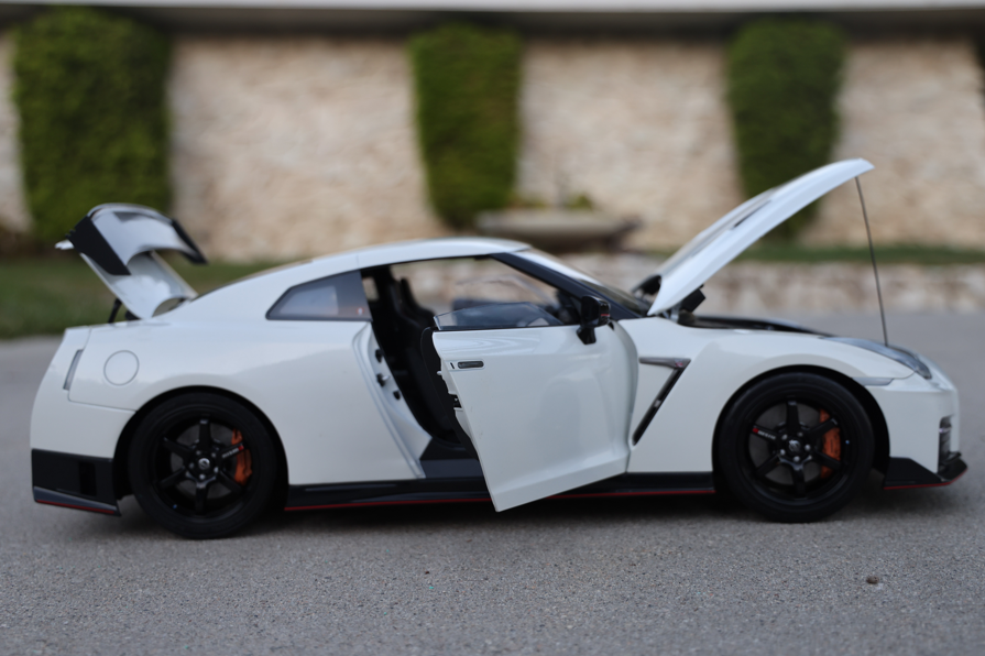 1/8 Nissan R35 GTR Nismo