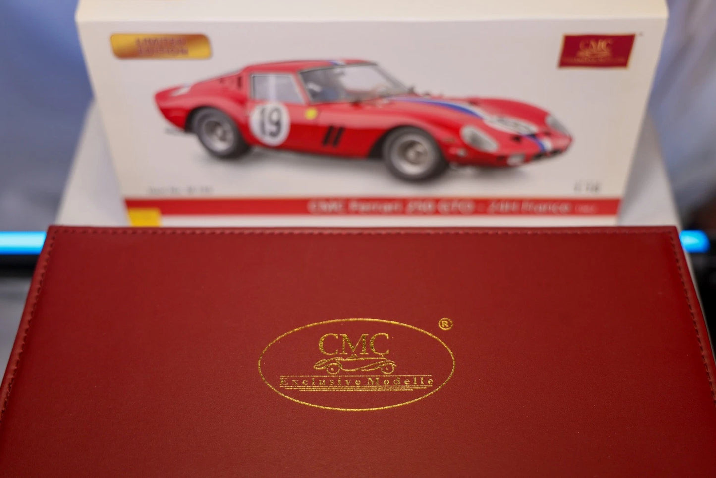 CMC 1:18 Ferrari 250 GTO – 24 Hours of France 1962 #19 – (Noblet / Guichet)