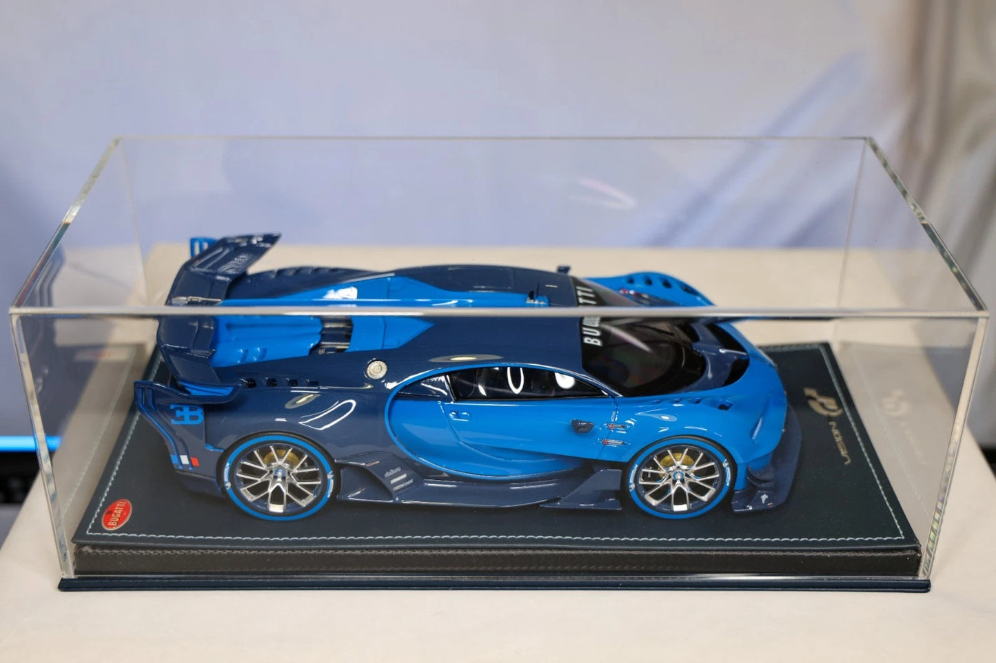 MR Collection 1:18 Bugatti Vision GT Resin Model Car